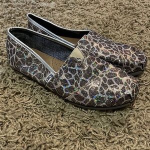 Like new toms size 7